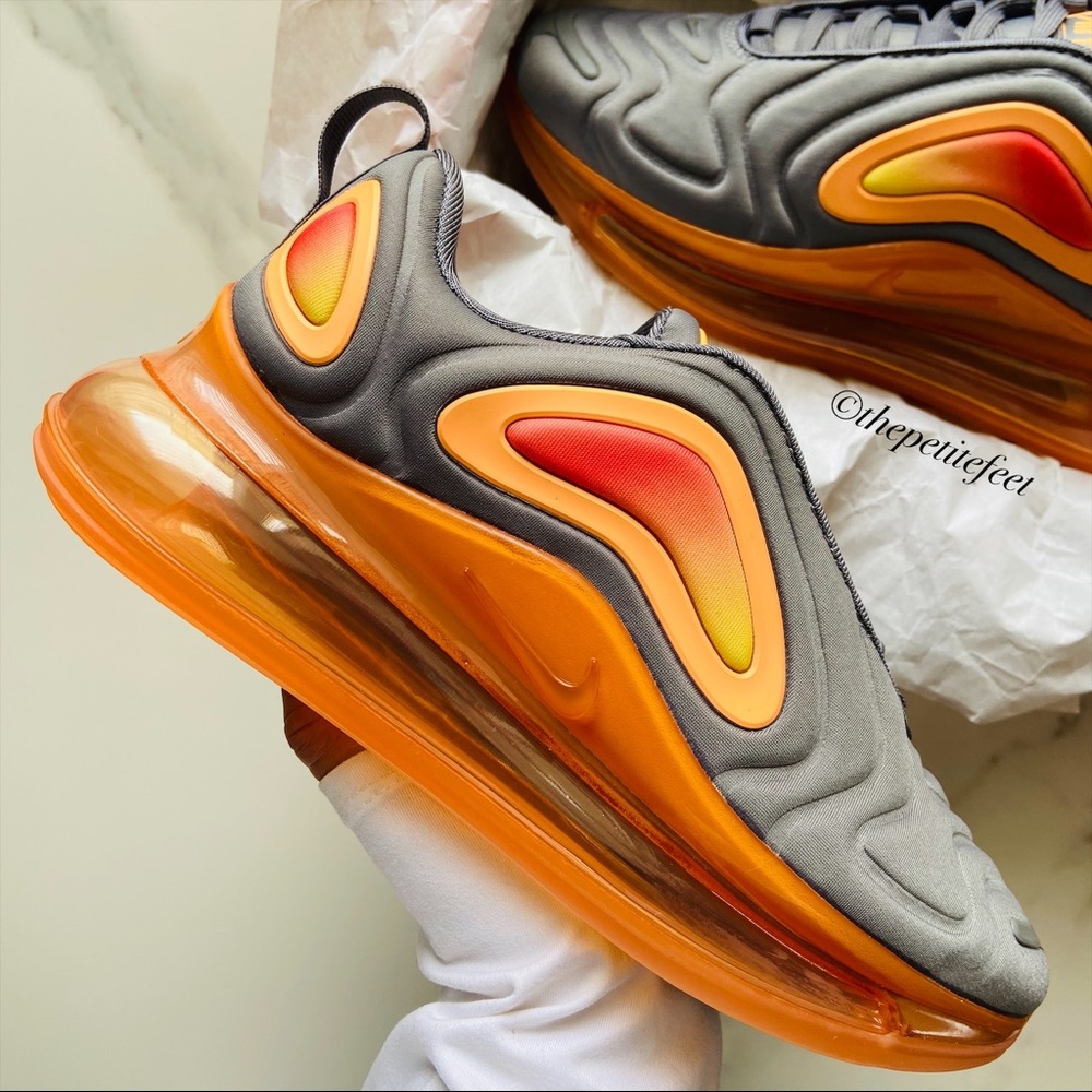 NWT Nike Air Max 720 sneakers shoes